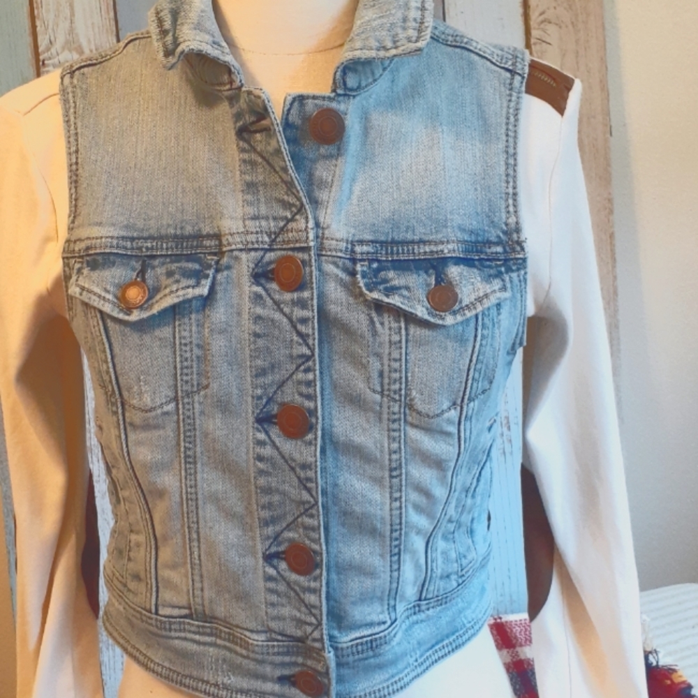 95 American Eagle Outfitters Denim Vest Sz S